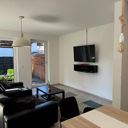 Neubau, Moderne Haushaelfte In Hamburg Apartment Exterior foto