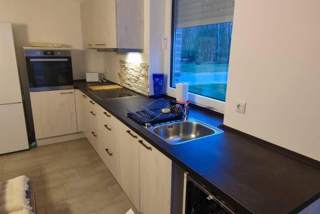 Neubau, Moderne Haushaelfte In Hamburg Apartment Exterior foto