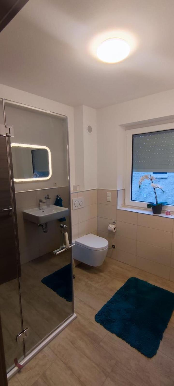 Neubau, Moderne Haushaelfte In Hamburg Apartment Exterior foto