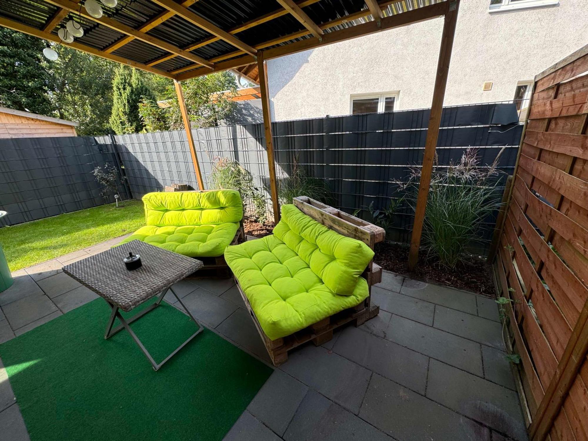Neubau, Moderne Haushaelfte In Hamburg Apartment Exterior foto